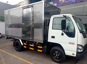Xe tải Isuzu 2.5 tấn thùng kín QKR77FE4